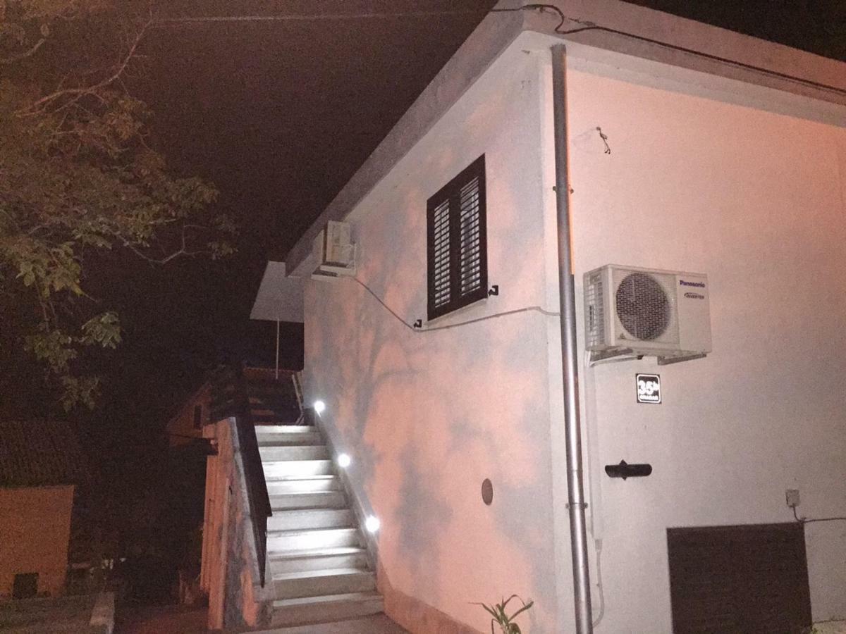 Apartman Dado Cres Eksteriør bilde